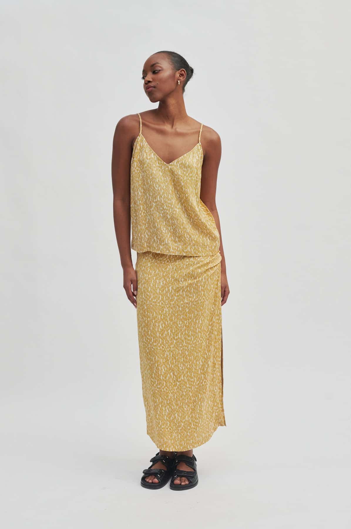 Second-Female_RATTAN-skirt_1