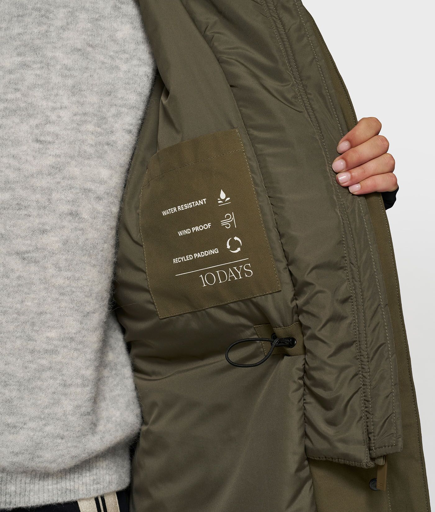 10DAYS_The-Royal-Parka_10